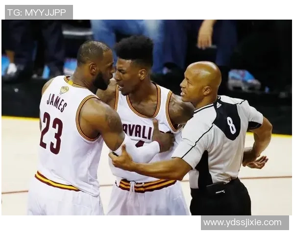 广州篮球队技术争议引发热议球迷与专家各执己见探讨战术与规则