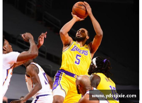 NBA季前赛焦点战：湖人对阵太阳，激情碰撞！